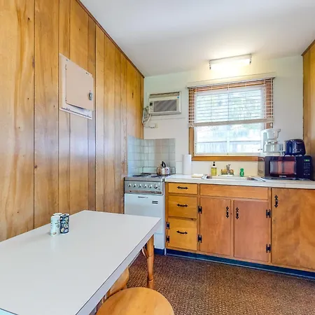 King Birch Lake Homes Alton Room photo